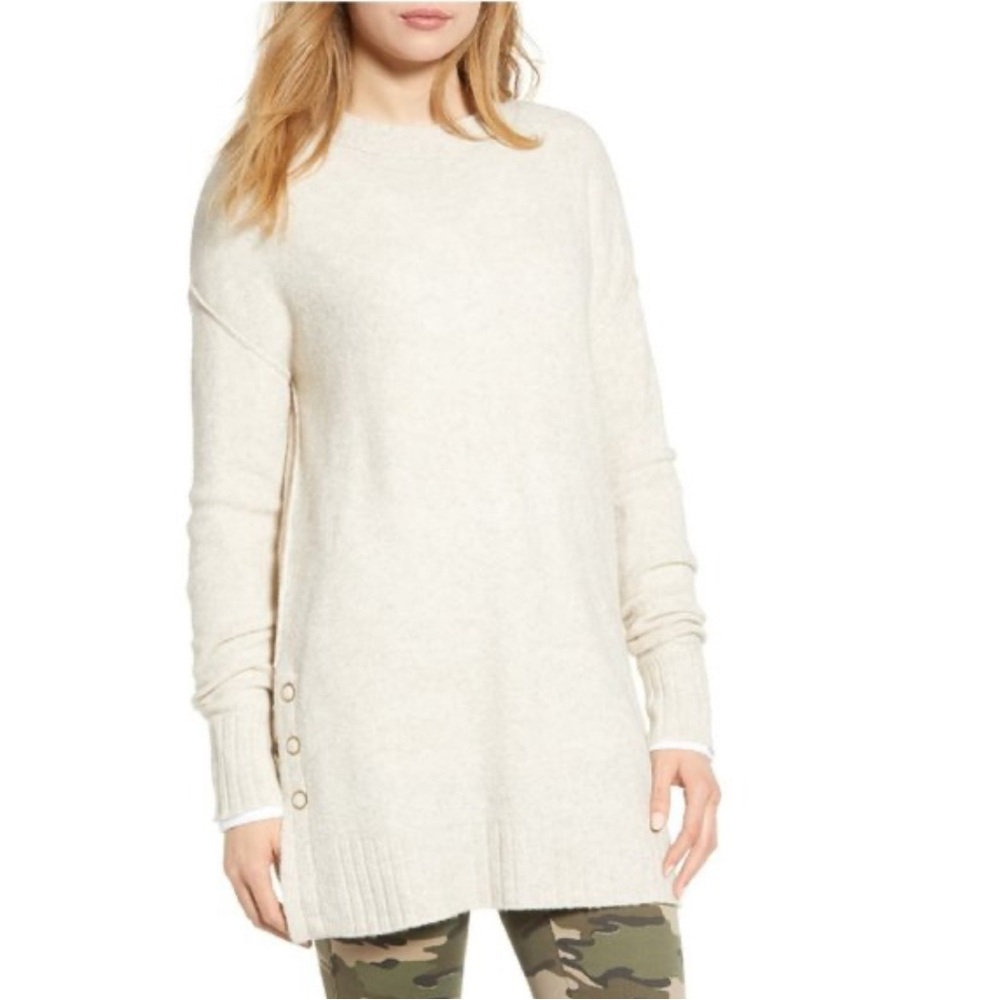 Caslon‎ Side Snap Tunic Sweater in Beige Oatmeal Heather (XS)